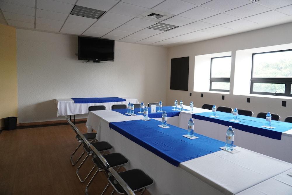 Ibeurohotel Guadalajara Expo エクステリア 写真