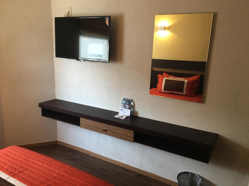 Ibeurohotel Guadalajara Expo エクステリア 写真