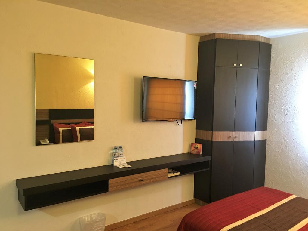 Ibeurohotel Guadalajara Expo エクステリア 写真